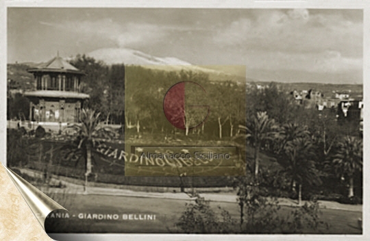 Catania - L'entrata del giardino Bellini nel 1954 (immagine inserita 27/11/01)