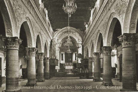Enna - Interno del Duomo - Fotografia del 1956 - prop. Grifasi - inserita il 21/01/02