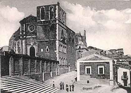 Girgenti (Agrigento) - Lato sud del Duomo - fotografia coll.ne Grifasi del 1908 - inserita 2/12/01