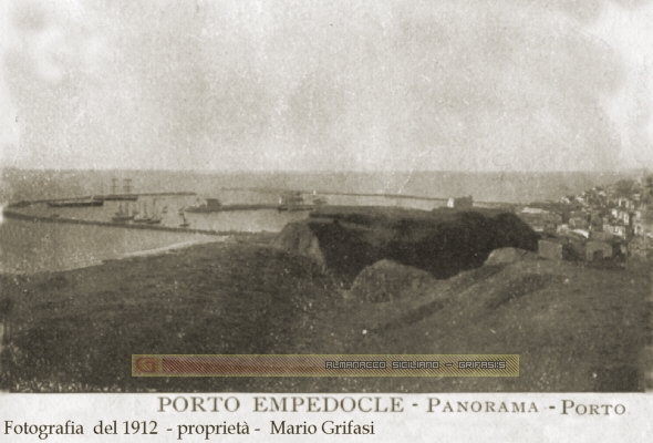 Porto Empedocle Vigata - panorama del porto nel 1912 - fotografia inserita il 29/04/03