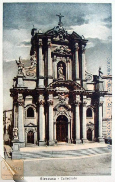 Siracusa - La Cattedrale nel 1906  (immagine inserita il 14/11/01) prop. Grifasi