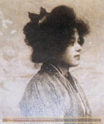 Autoritratto - Kiyohara Otama (immagine inserita sul web il 24/7/01 - archivio Grifasi)