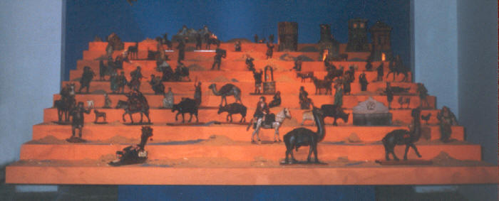 Statuine da presepio di Giovanni Antonio Matera. Esposte al Museo Etnografico Giuseppe Pitr di Palermo. (fotografia inserita il 27/7/01)