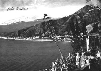 Il magnifico panorama di Taormina